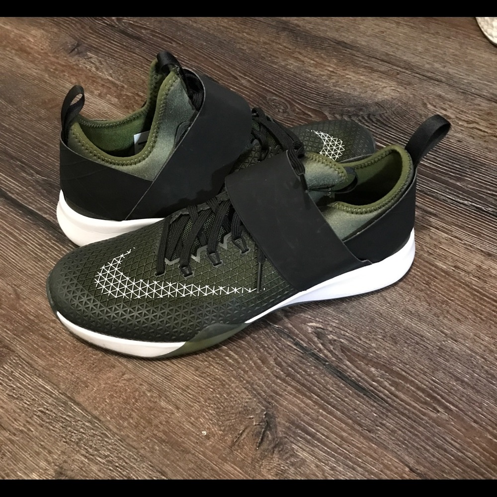 Nike Zoom Strong Tennis Shoes